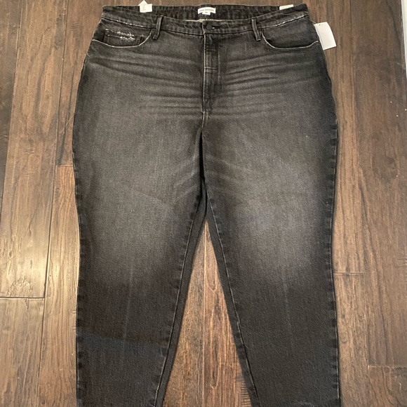 Good American Good Mom Jean - Picture 7 of 8